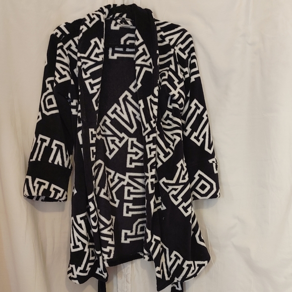 Victoria Secret Limited Edition Spa Robe Size XS - Picture 10 of 10